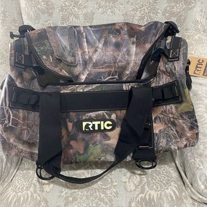 Rtic 40L duffel bag